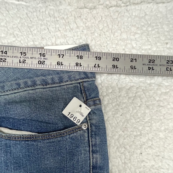 Woman’s NWT1969 Gap boot cut, 33/16r stretch blue jeans - Picture 12 of 12